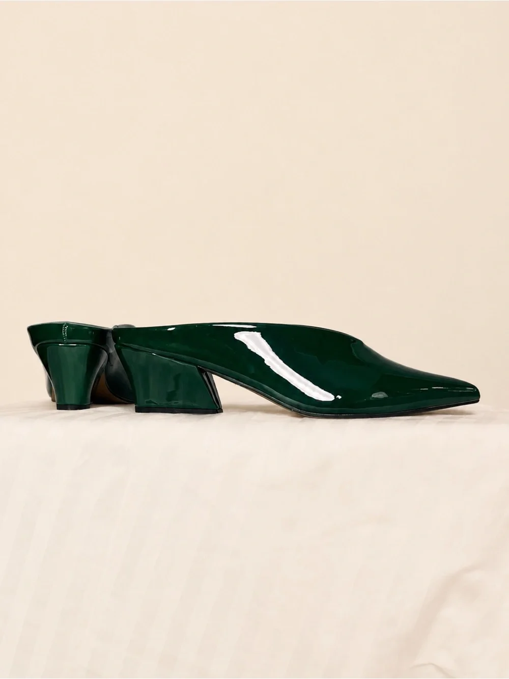 💚✨ Forest Patent Pointed Toe Mules • Size 8 | NWOT ✨💚